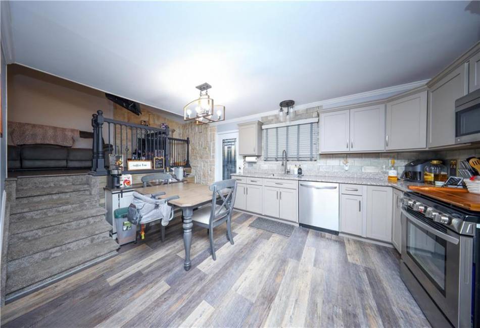 78 Darnell Lane, Staten Island, New York 10309, 4 Bedrooms Bedrooms, ,Residential,For Sale,Darnell,490391