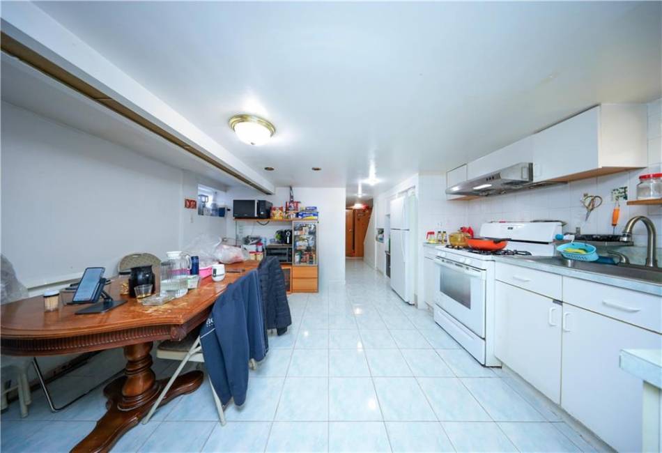 159 Avenue V, Brooklyn, New York 11223, 4 Bedrooms Bedrooms, ,3 BathroomsBathrooms,Residential,For Sale,Avenue V,490398