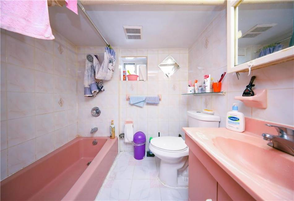 159 Avenue V, Brooklyn, New York 11223, 4 Bedrooms Bedrooms, ,3 BathroomsBathrooms,Residential,For Sale,Avenue V,490398