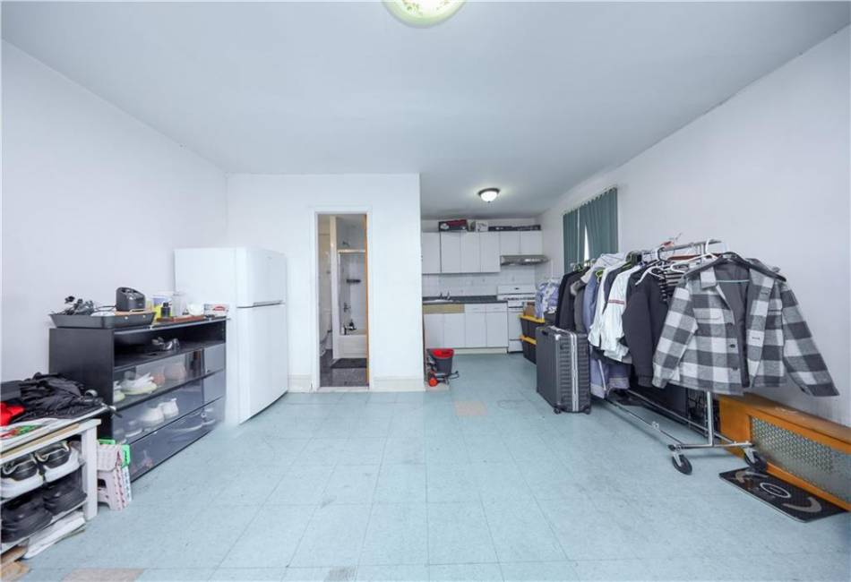 159 Avenue V, Brooklyn, New York 11223, 4 Bedrooms Bedrooms, ,3 BathroomsBathrooms,Residential,For Sale,Avenue V,490398