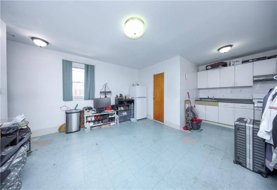 159 Avenue V, Brooklyn, New York 11223, 4 Bedrooms Bedrooms, ,3 BathroomsBathrooms,Residential,For Sale,Avenue V,490398