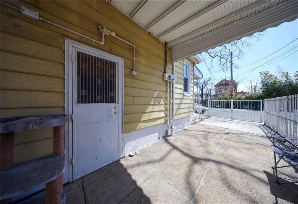 159 Avenue V, Brooklyn, New York 11223, 4 Bedrooms Bedrooms, ,3 BathroomsBathrooms,Residential,For Sale,Avenue V,490398