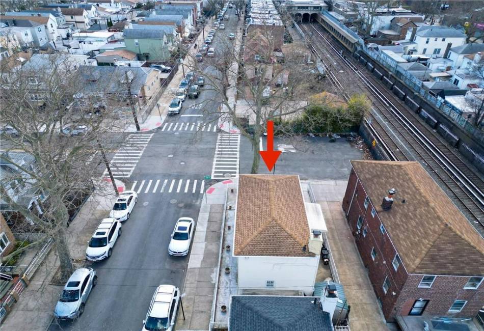 159 Avenue V, Brooklyn, New York 11223, 4 Bedrooms Bedrooms, ,3 BathroomsBathrooms,Residential,For Sale,Avenue V,490398