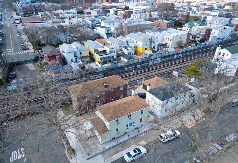 159 Avenue V, Brooklyn, New York 11223, 4 Bedrooms Bedrooms, ,3 BathroomsBathrooms,Residential,For Sale,Avenue V,490398