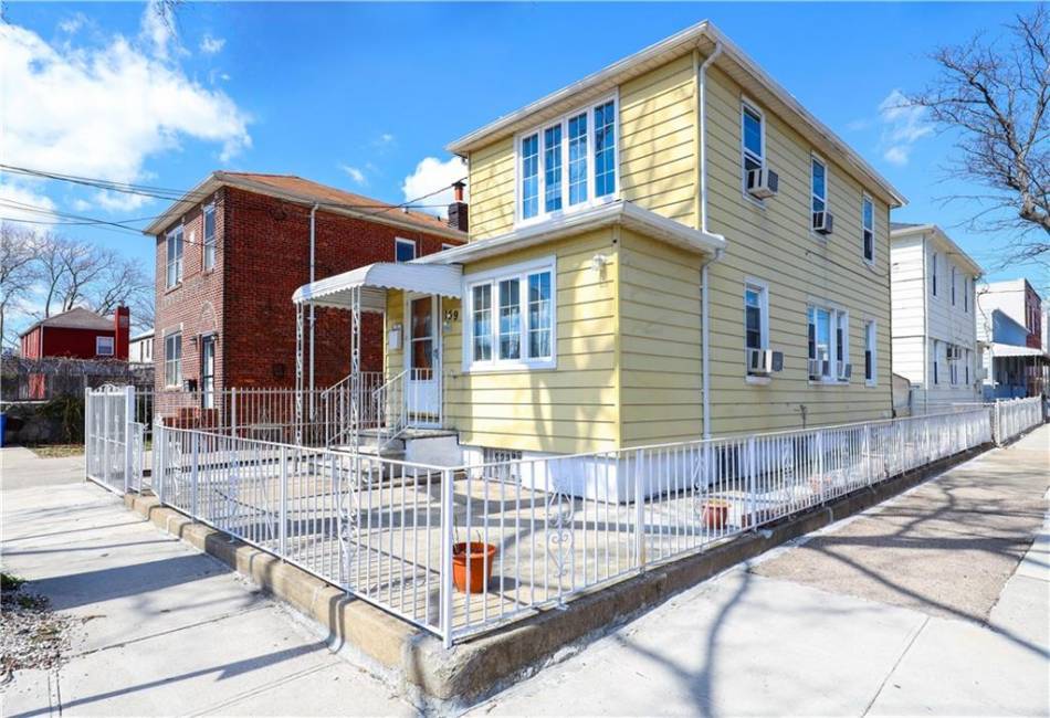 159 Avenue V, Brooklyn, New York 11223, 4 Bedrooms Bedrooms, ,3 BathroomsBathrooms,Residential,For Sale,Avenue V,490398