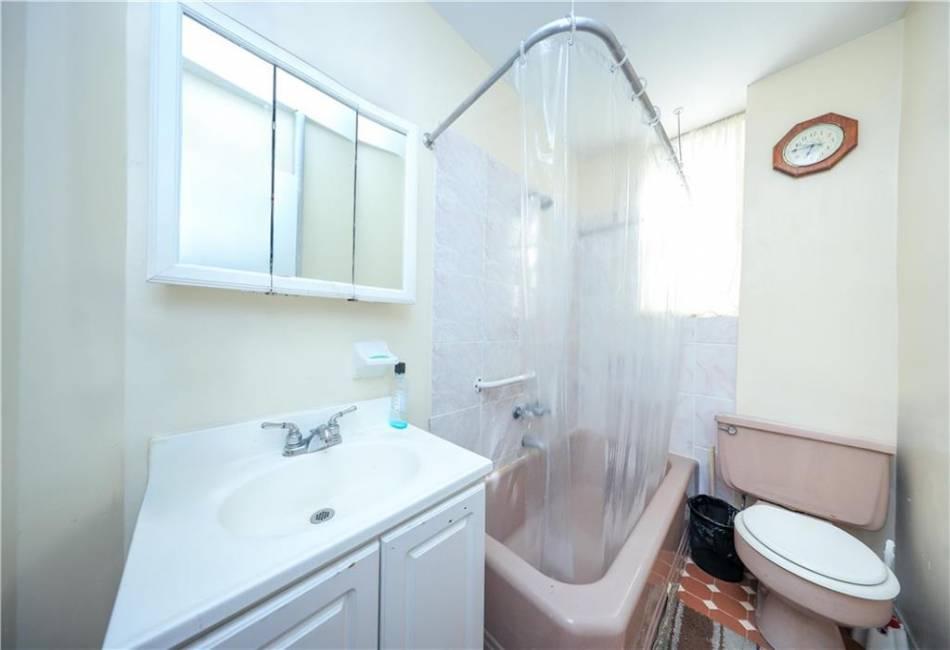 6915 14th Avenue, Brooklyn, New York 11228, 5 Bedrooms Bedrooms, ,5 BathroomsBathrooms,Residential,For Sale,14th,490400
