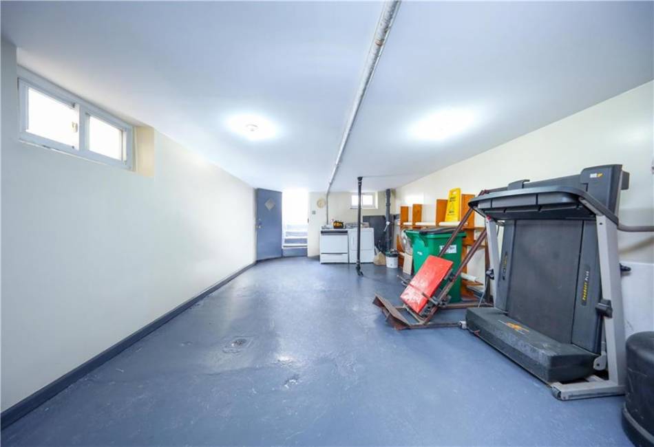 6915 14th Avenue, Brooklyn, New York 11228, 5 Bedrooms Bedrooms, ,5 BathroomsBathrooms,Residential,For Sale,14th,490400