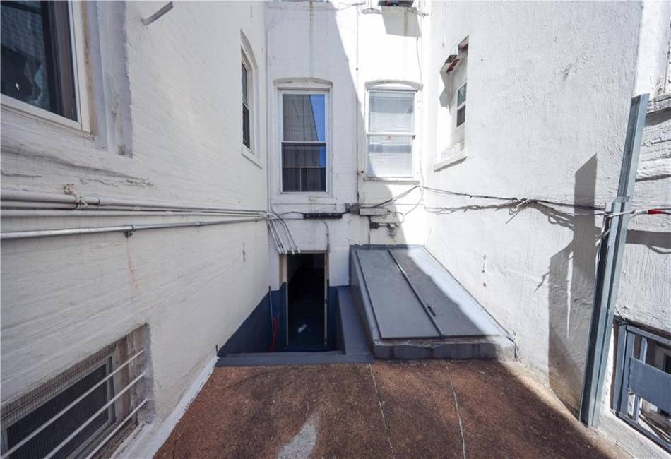6915 14th Avenue, Brooklyn, New York 11228, 5 Bedrooms Bedrooms, ,5 BathroomsBathrooms,Residential,For Sale,14th,490400