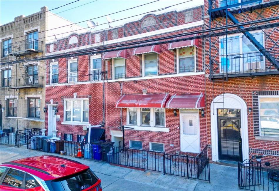 6915 14th Avenue, Brooklyn, New York 11228, 5 Bedrooms Bedrooms, ,5 BathroomsBathrooms,Residential,For Sale,14th,490400