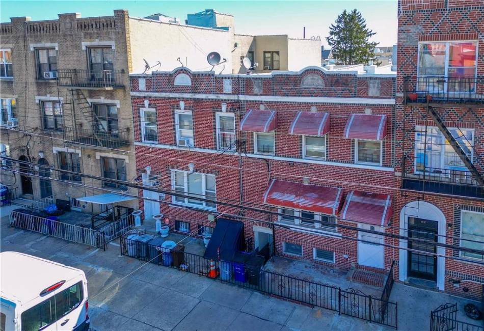6915 14th Avenue, Brooklyn, New York 11228, 5 Bedrooms Bedrooms, ,5 BathroomsBathrooms,Residential,For Sale,14th,490400