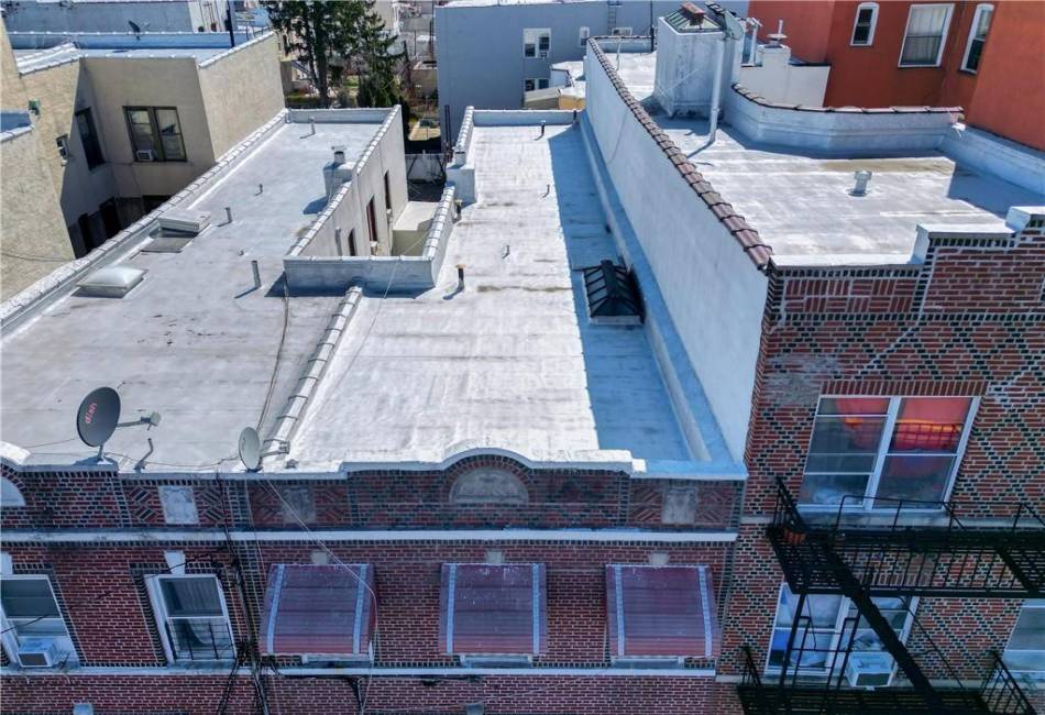 6915 14th Avenue, Brooklyn, New York 11228, 5 Bedrooms Bedrooms, ,5 BathroomsBathrooms,Residential,For Sale,14th,490400