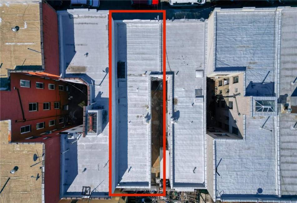 6915 14th Avenue, Brooklyn, New York 11228, 5 Bedrooms Bedrooms, ,5 BathroomsBathrooms,Residential,For Sale,14th,490400