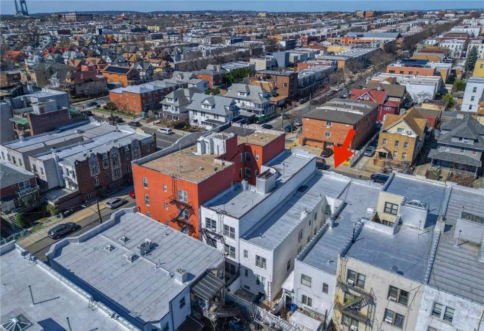 6915 14th Avenue, Brooklyn, New York 11228, 5 Bedrooms Bedrooms, ,5 BathroomsBathrooms,Residential,For Sale,14th,490400