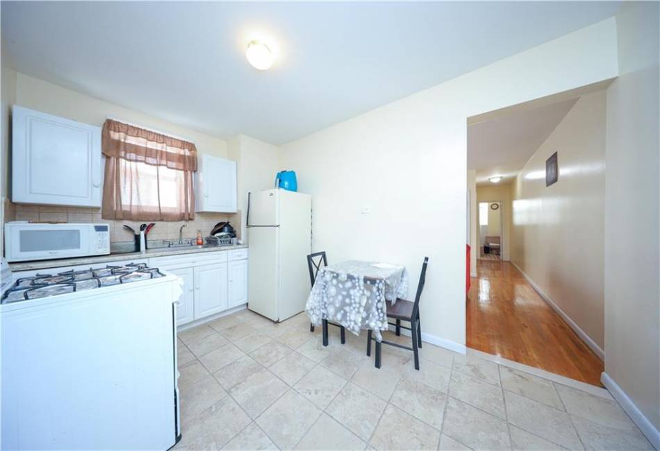 6915 14th Avenue, Brooklyn, New York 11228, 5 Bedrooms Bedrooms, ,5 BathroomsBathrooms,Residential,For Sale,14th,490400