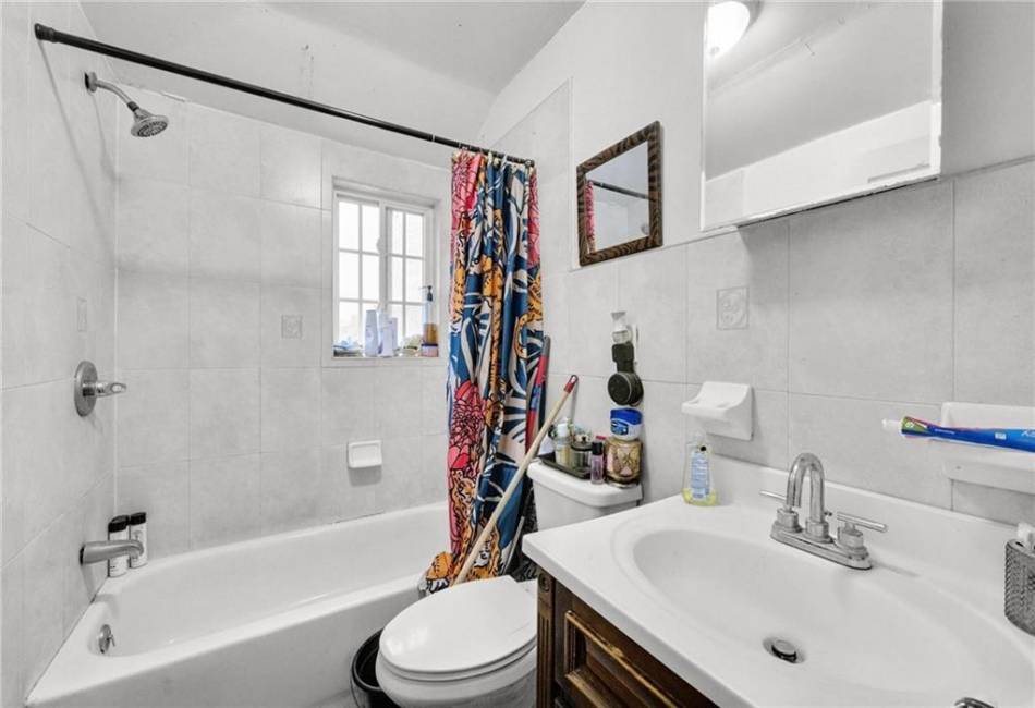 1496 95th Street, Brooklyn, New York 11236, 5 Bedrooms Bedrooms, ,5 BathroomsBathrooms,Residential,For Sale,95th,490242