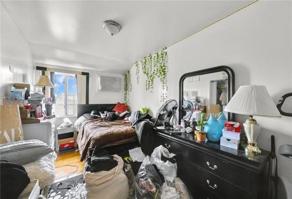 1496 95th Street, Brooklyn, New York 11236, 5 Bedrooms Bedrooms, ,5 BathroomsBathrooms,Residential,For Sale,95th,490242
