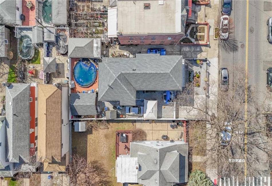 3816 Avenue R, Brooklyn, New York 11234, 4 Bedrooms Bedrooms, ,4 BathroomsBathrooms,Residential,For Sale,Avenue R,490294