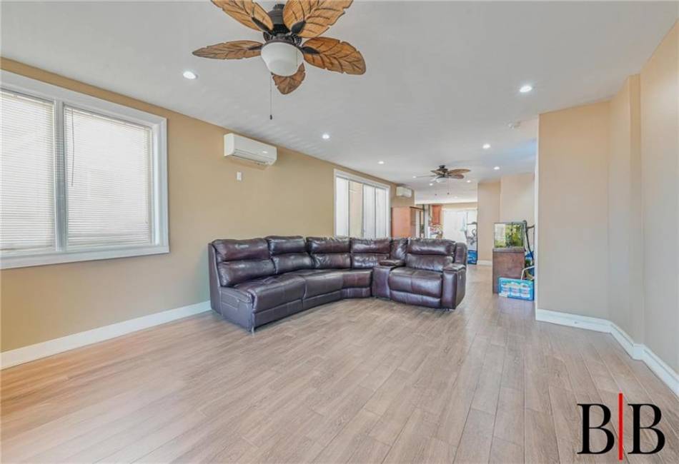 3816 Avenue R, Brooklyn, New York 11234, 4 Bedrooms Bedrooms, ,4 BathroomsBathrooms,Residential,For Sale,Avenue R,490294