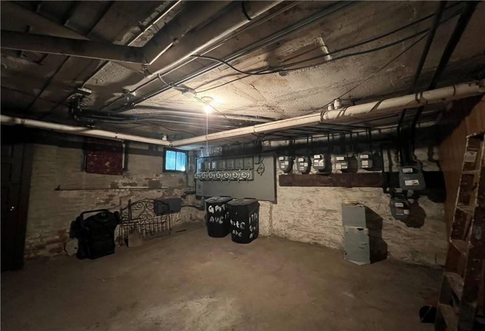 1714 Gates Avenue, Flushing, New York 11385, 18 Bedrooms Bedrooms, ,6 BathroomsBathrooms,Residential,For Sale,Gates,490365