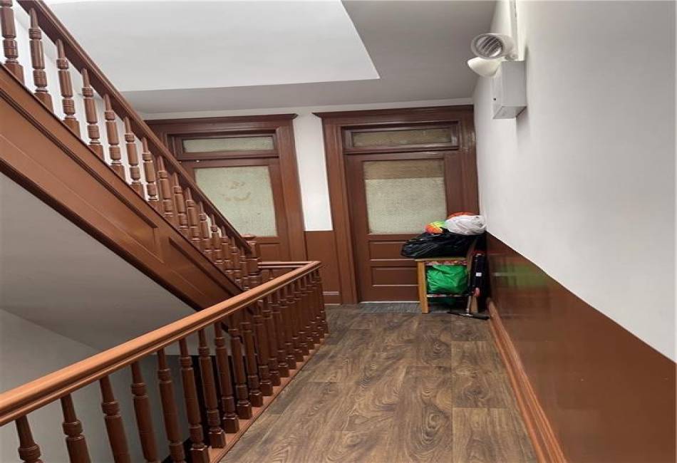 1714 Gates Avenue, Flushing, New York 11385, 18 Bedrooms Bedrooms, ,6 BathroomsBathrooms,Residential,For Sale,Gates,490365