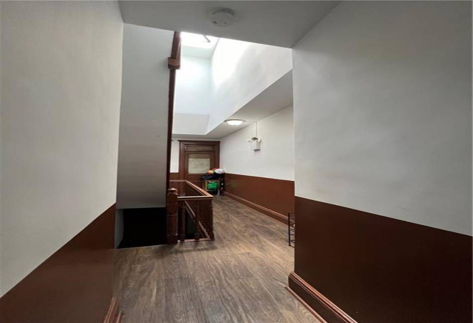 1714 Gates Avenue, Flushing, New York 11385, 18 Bedrooms Bedrooms, ,6 BathroomsBathrooms,Residential,For Sale,Gates,490365