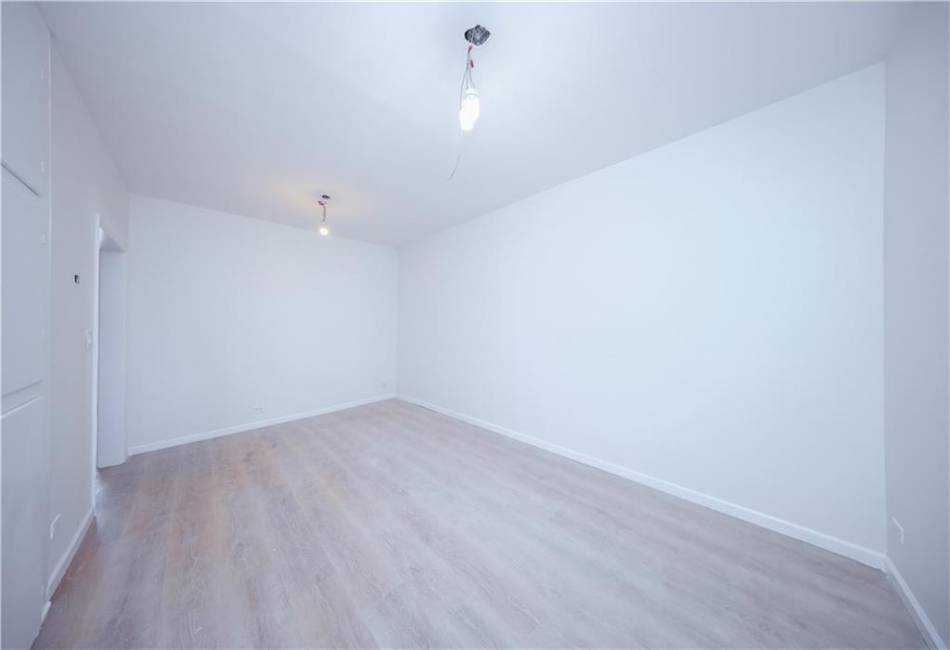 1372 Rockaway Parkway, Brooklyn, New York 11236, ,Mixed Use,For Sale,Rockaway,490404