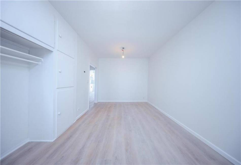 1372 Rockaway Parkway, Brooklyn, New York 11236, ,Mixed Use,For Sale,Rockaway,490404