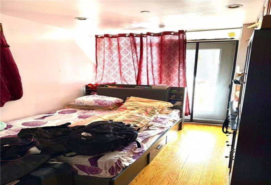 4711 8th Avenue, Brooklyn, New York 11220, 3 Bedrooms Bedrooms, ,1 BathroomBathrooms,Residential,For Sale,8th,490415