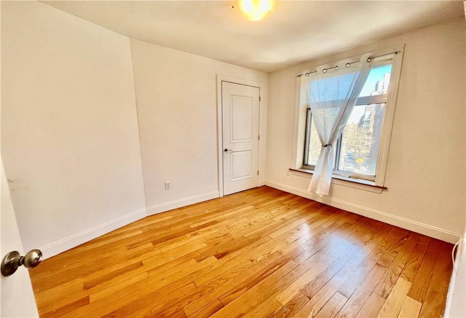 6538 Austin Street, Rego Park, New York 11374, 2 Bedrooms Bedrooms, ,2 BathroomsBathrooms,Residential,For Sale,Austin,490418