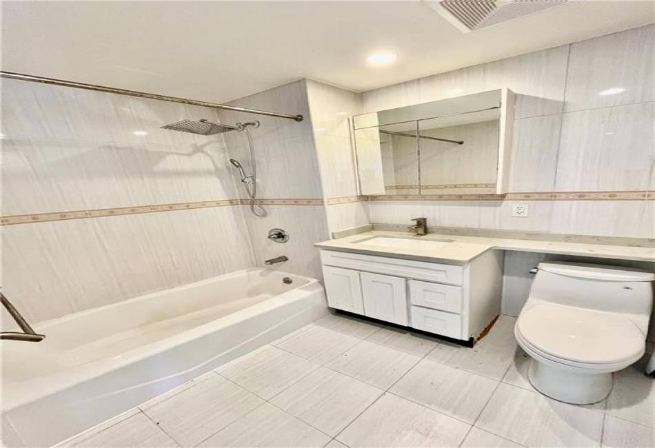 6538 Austin Street, Rego Park, New York 11374, 2 Bedrooms Bedrooms, ,2 BathroomsBathrooms,Residential,For Sale,Austin,490418