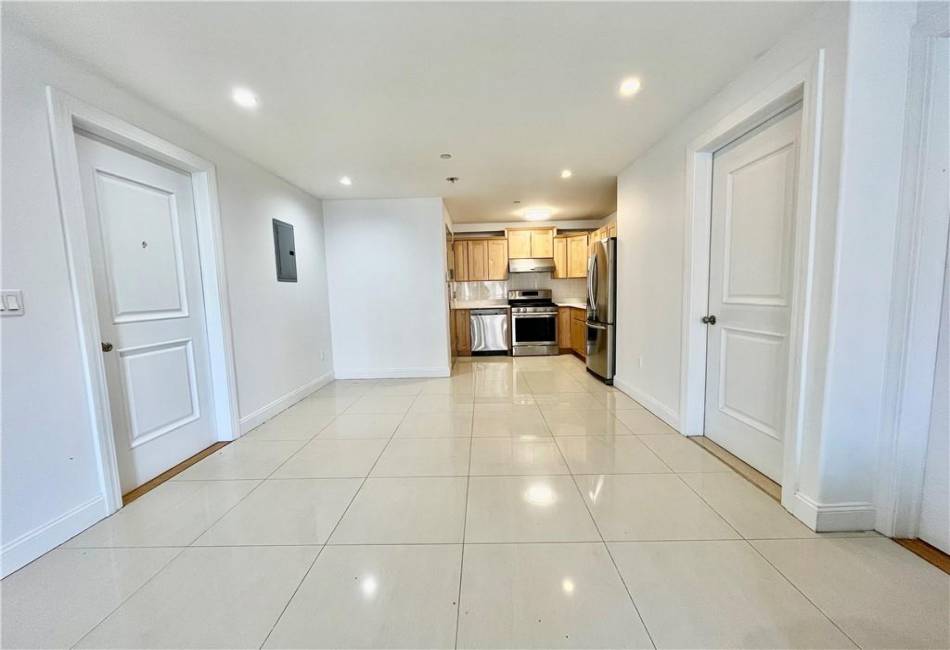 6538 Austin Street, Rego Park, New York 11374, 2 Bedrooms Bedrooms, ,2 BathroomsBathrooms,Residential,For Sale,Austin,490418