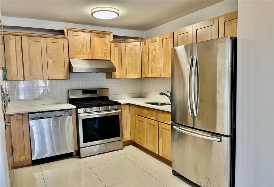 6538 Austin Street, Rego Park, New York 11374, 2 Bedrooms Bedrooms, ,2 BathroomsBathrooms,Residential,For Sale,Austin,490418