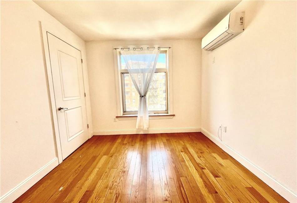 6538 Austin Street, Rego Park, New York 11374, 2 Bedrooms Bedrooms, ,2 BathroomsBathrooms,Residential,For Sale,Austin,490418
