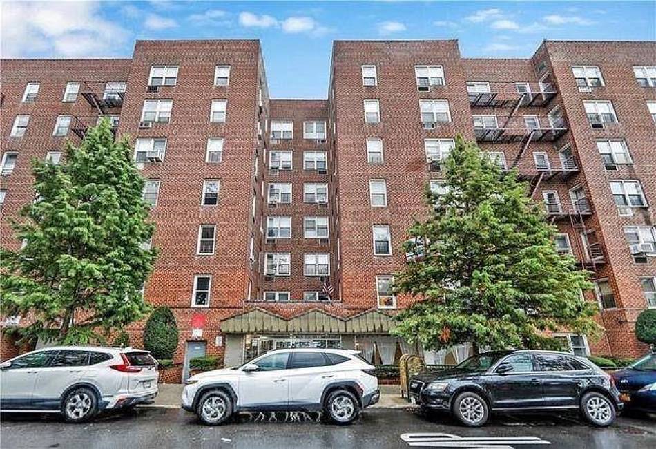 2665 Homecrest Avenue, Brooklyn, New York 11235, 1 Bedroom Bedrooms, ,1 BathroomBathrooms,Residential,For Sale,Homecrest,489864