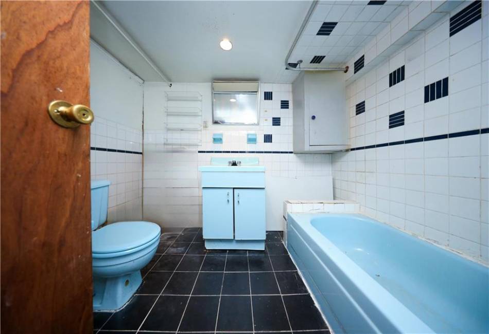 2121 17th Street, Brooklyn, New York 11229, 3 Bedrooms Bedrooms, ,3 BathroomsBathrooms,Residential,For Sale,17th,490417