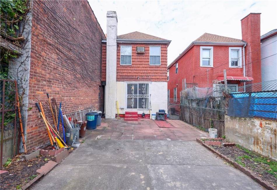 2121 17th Street, Brooklyn, New York 11229, 3 Bedrooms Bedrooms, ,3 BathroomsBathrooms,Residential,For Sale,17th,490417