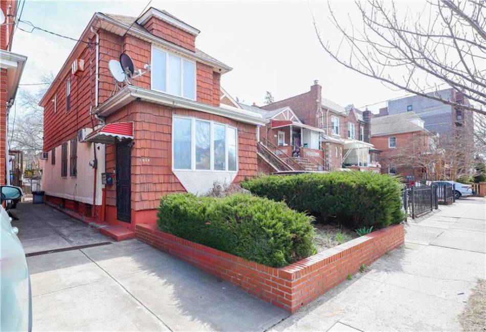 2121 17th Street, Brooklyn, New York 11229, 3 Bedrooms Bedrooms, ,3 BathroomsBathrooms,Residential,For Sale,17th,490417