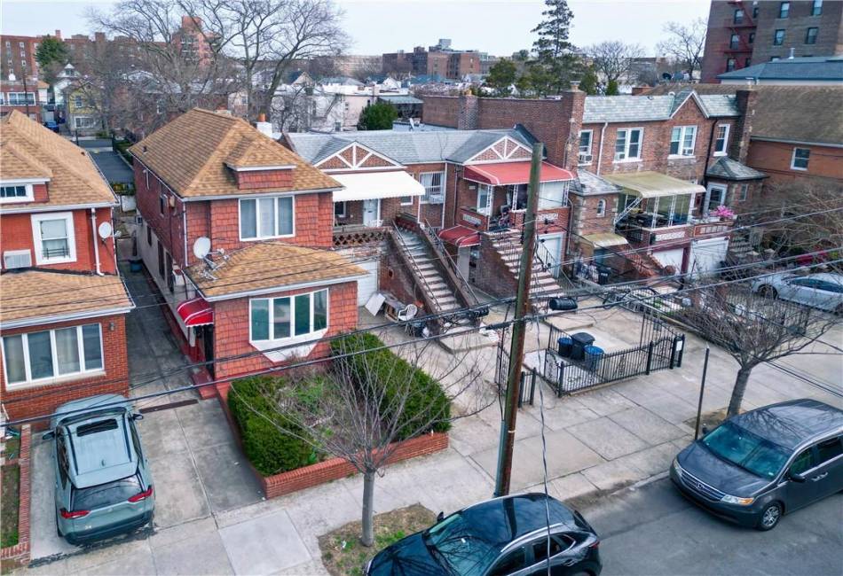 2121 17th Street, Brooklyn, New York 11229, 3 Bedrooms Bedrooms, ,3 BathroomsBathrooms,Residential,For Sale,17th,490417
