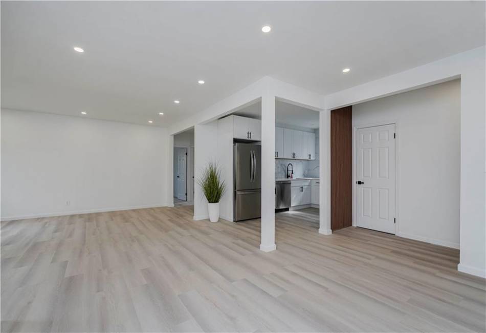 23 Bancroft Avenue, Staten Island, New York 10306, 7 Bedrooms Bedrooms, ,5 BathroomsBathrooms,Residential,For Sale,Bancroft,490421