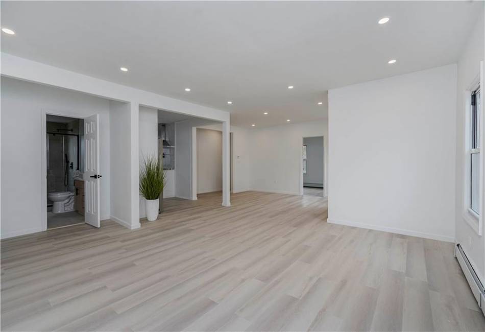 23 Bancroft Avenue, Staten Island, New York 10306, 7 Bedrooms Bedrooms, ,5 BathroomsBathrooms,Residential,For Sale,Bancroft,490421