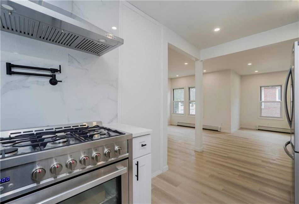 23 Bancroft Avenue, Staten Island, New York 10306, 7 Bedrooms Bedrooms, ,5 BathroomsBathrooms,Residential,For Sale,Bancroft,490421