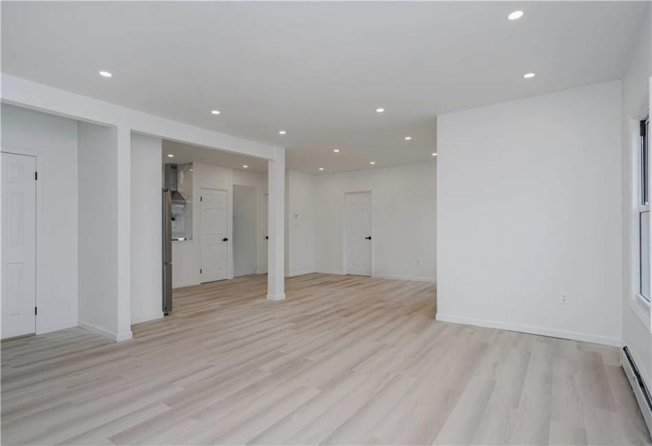 23 Bancroft Avenue, Staten Island, New York 10306, 7 Bedrooms Bedrooms, ,5 BathroomsBathrooms,Residential,For Sale,Bancroft,490421