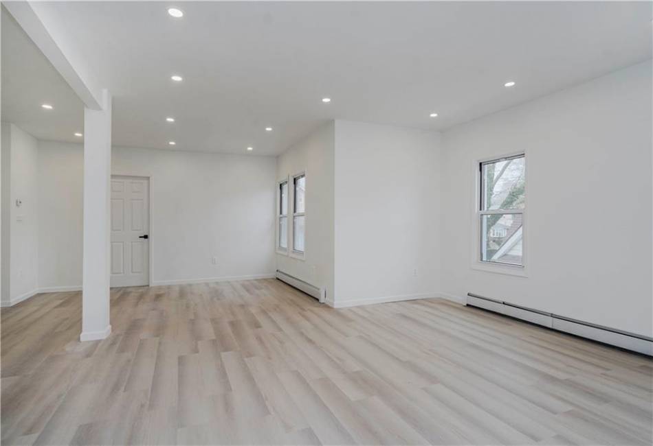23 Bancroft Avenue, Staten Island, New York 10306, 7 Bedrooms Bedrooms, ,5 BathroomsBathrooms,Residential,For Sale,Bancroft,490421