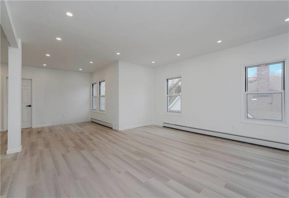 23 Bancroft Avenue, Staten Island, New York 10306, 7 Bedrooms Bedrooms, ,5 BathroomsBathrooms,Residential,For Sale,Bancroft,490421