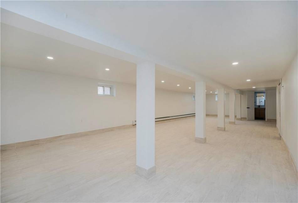 23 Bancroft Avenue, Staten Island, New York 10306, 7 Bedrooms Bedrooms, ,5 BathroomsBathrooms,Residential,For Sale,Bancroft,490421