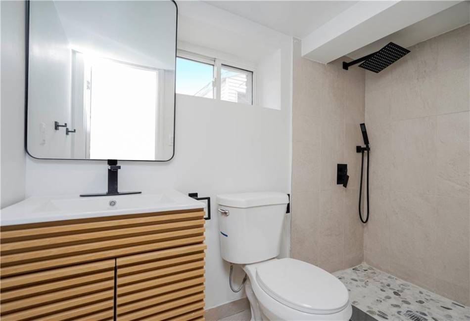 23 Bancroft Avenue, Staten Island, New York 10306, 7 Bedrooms Bedrooms, ,5 BathroomsBathrooms,Residential,For Sale,Bancroft,490421