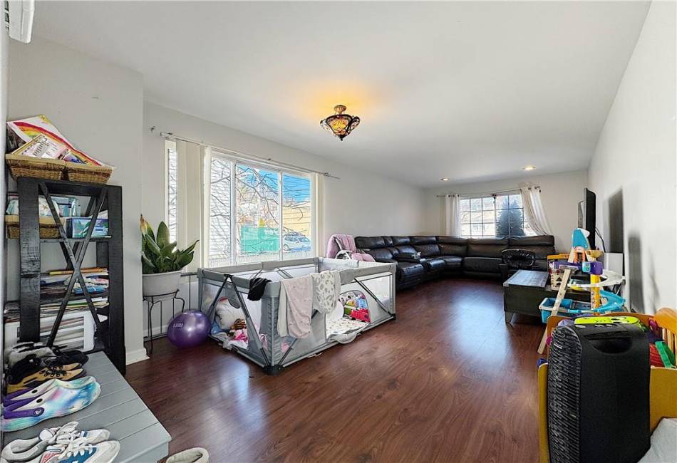 20A Buel Avenue, Brooklyn, New York 10304, 3 Bedrooms Bedrooms, ,3 BathroomsBathrooms,Residential,For Sale,Buel,490425