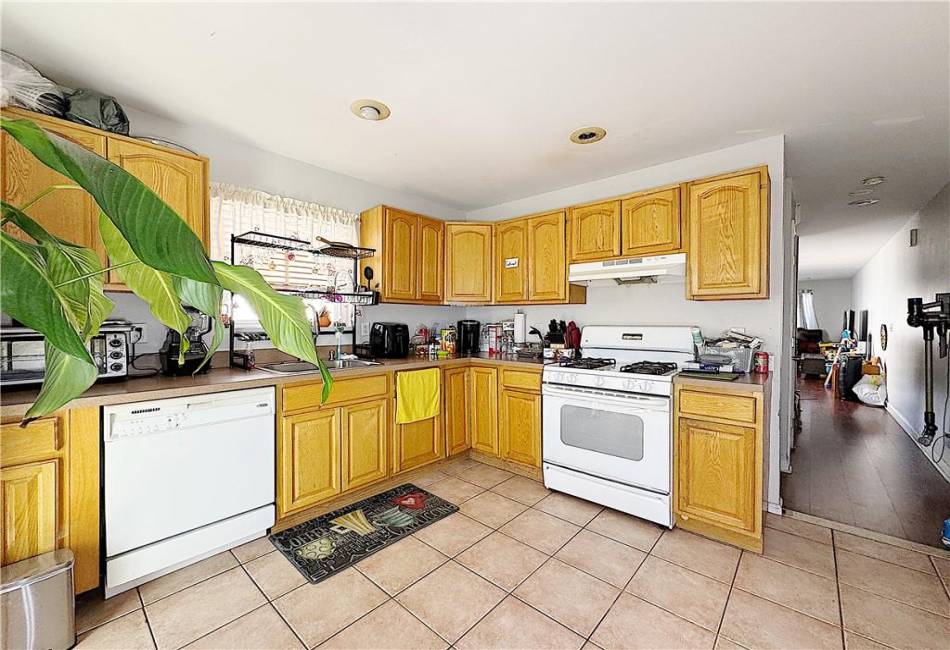 20A Buel Avenue, Brooklyn, New York 10304, 3 Bedrooms Bedrooms, ,3 BathroomsBathrooms,Residential,For Sale,Buel,490425