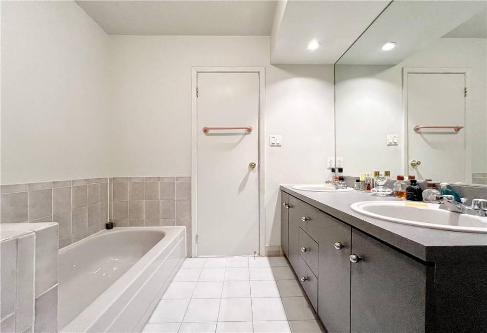 719 Correll Avenue, Staten Island, New York 10309, 2 Bedrooms Bedrooms, ,3 BathroomsBathrooms,Residential,For Sale,Correll,490429