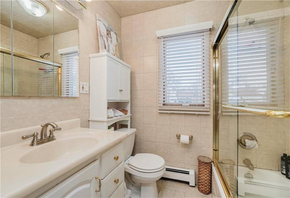 129 Hamden Avenue, Staten Island, New York 10306, 4 Bedrooms Bedrooms, ,2 BathroomsBathrooms,Residential,For Sale,Hamden,490451